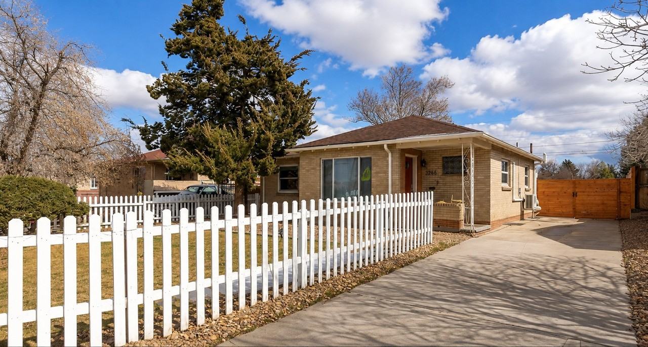 3266 Holly St - Photo 2 of 24