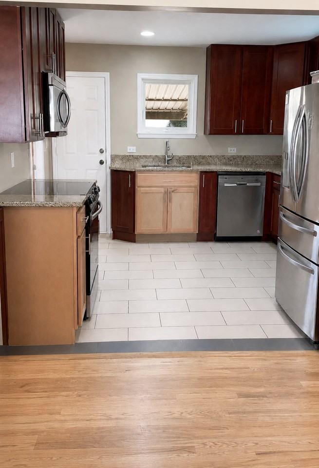 3266 Holly St - Photo 5 of 24