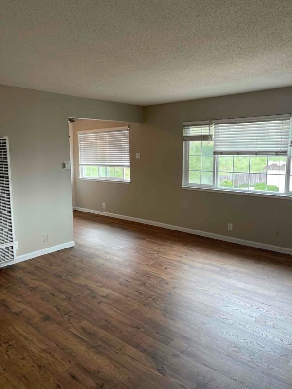 2171 Peach St - Photo 2 of 12