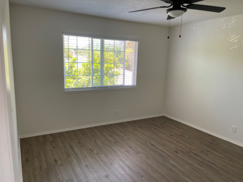 2171 Peach St - Photo 7 of 12