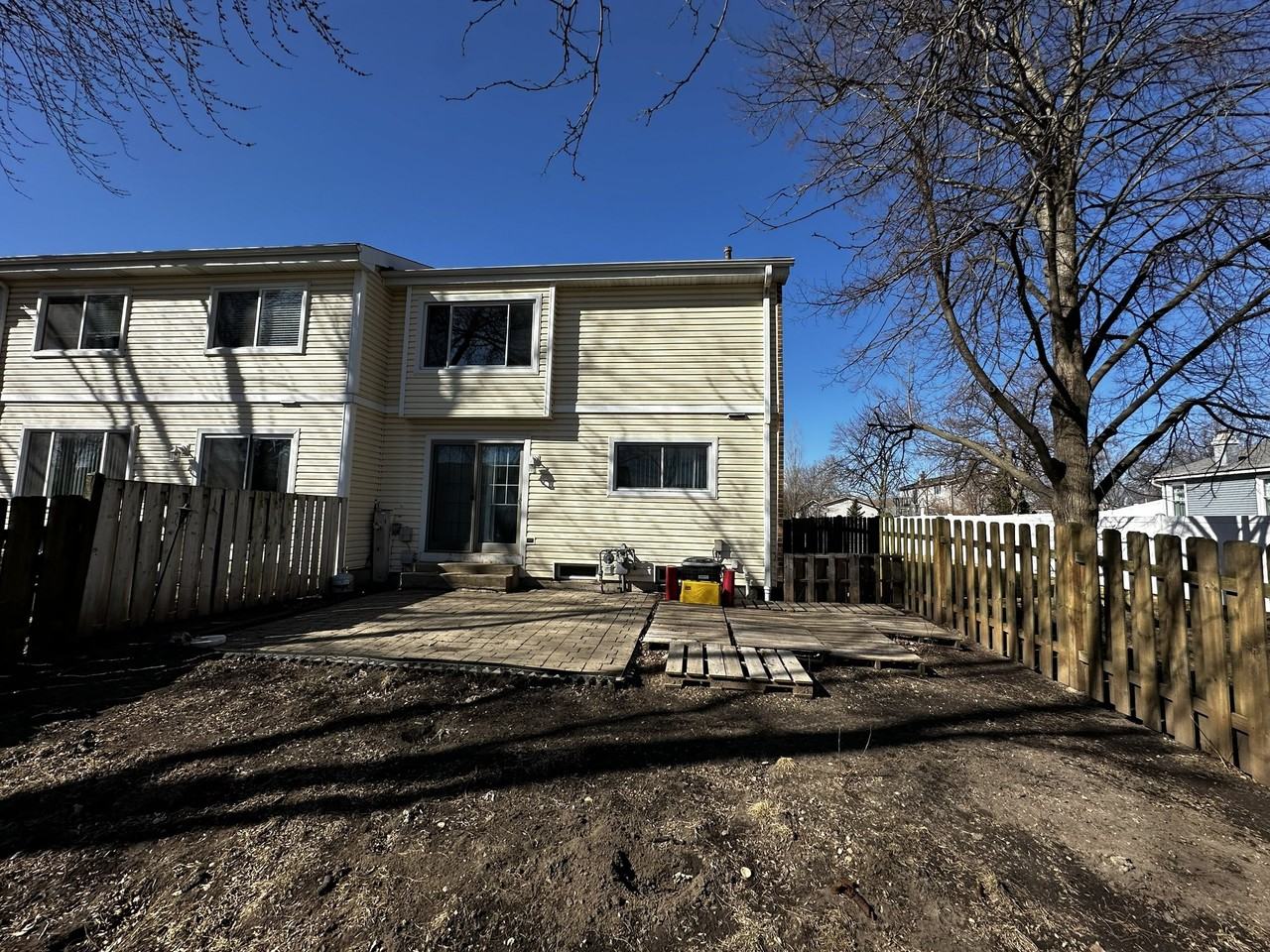 2199 London Dr - Photo 2 of 13