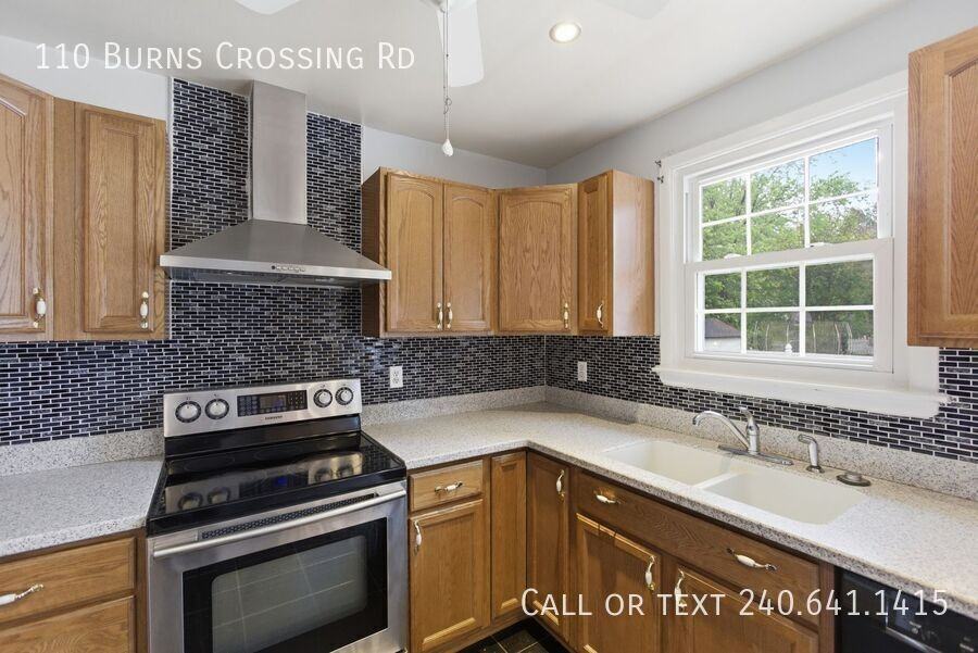 110 Burns Crossing Rd - Photo 6 of 22