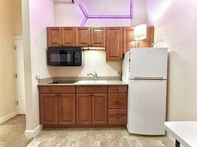331 N Cleveland Ave #230 - Photo 2 of 6