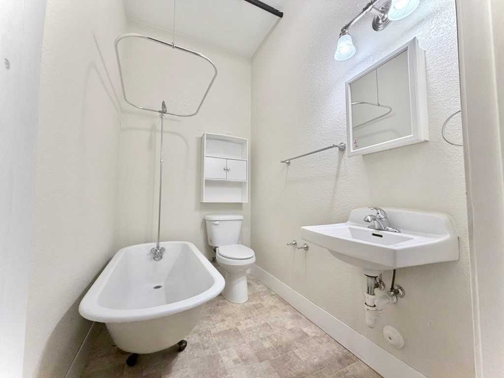 331 N Cleveland Ave #230 - Photo 3 of 6