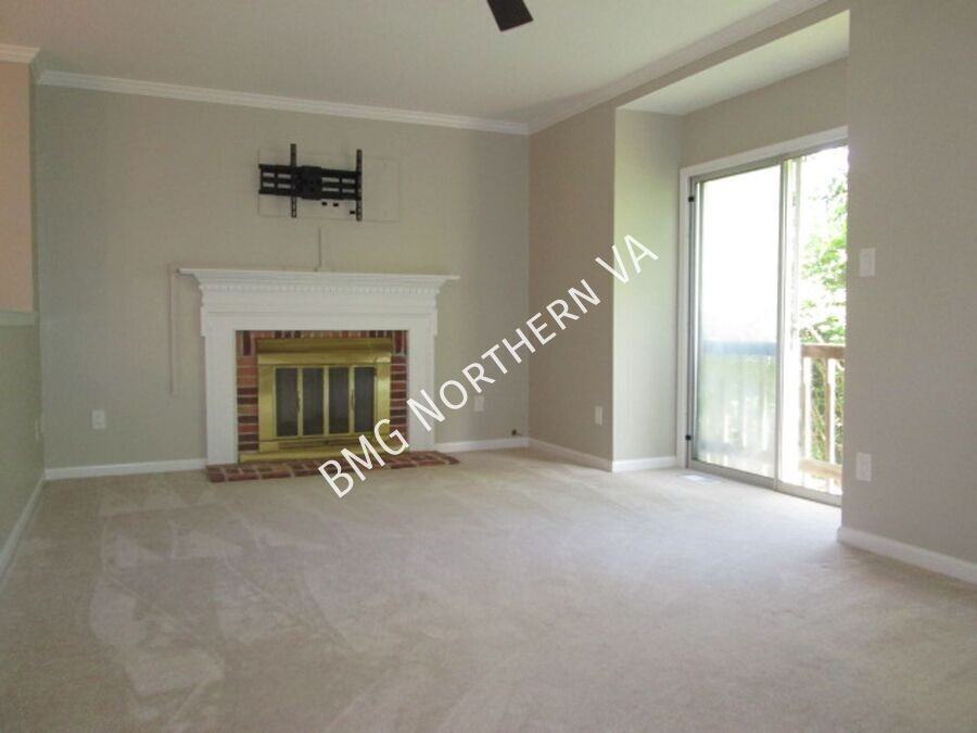 21108 Twinridge Sq - Photo 4 of 29