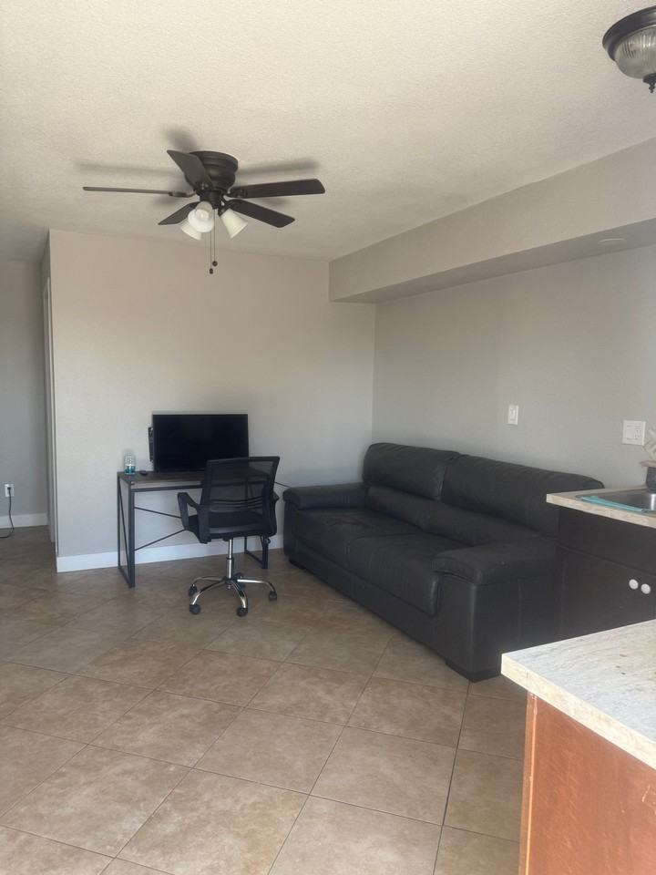 1600 Yellow Rose St #2 - Photo 6 of 10