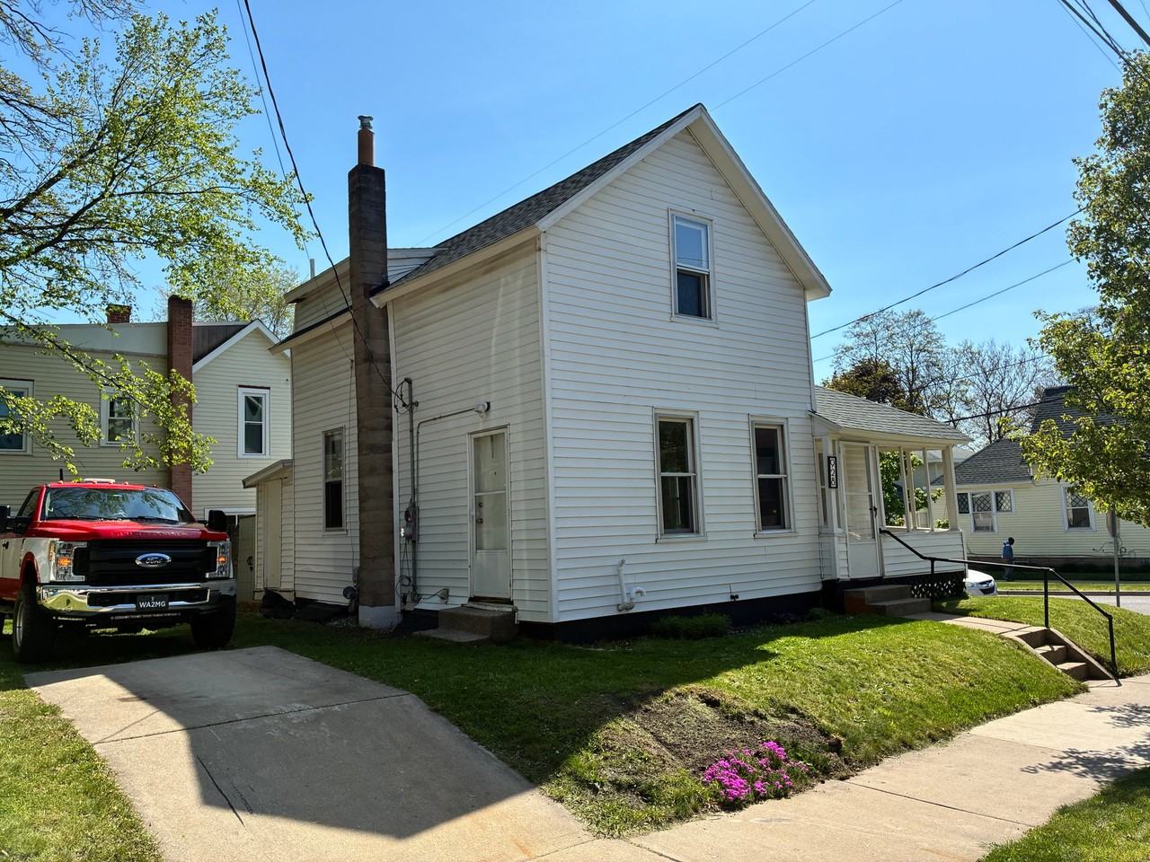 928 Baxter St Se - Photo 2 of 14