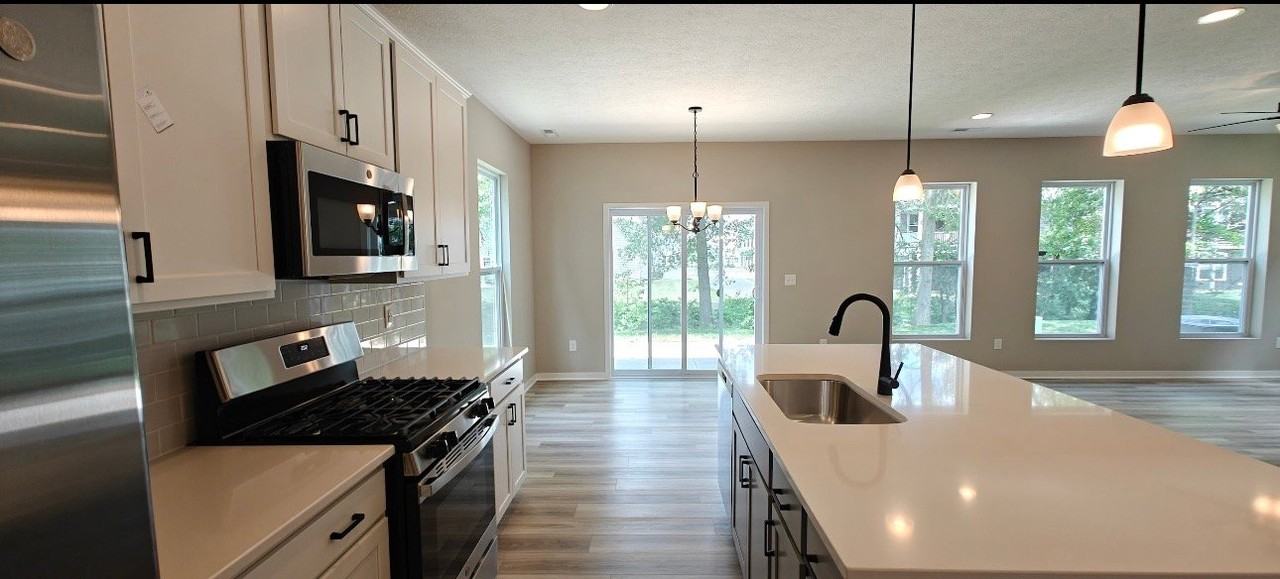 3686 Shoal Way - Photo 3 of 20