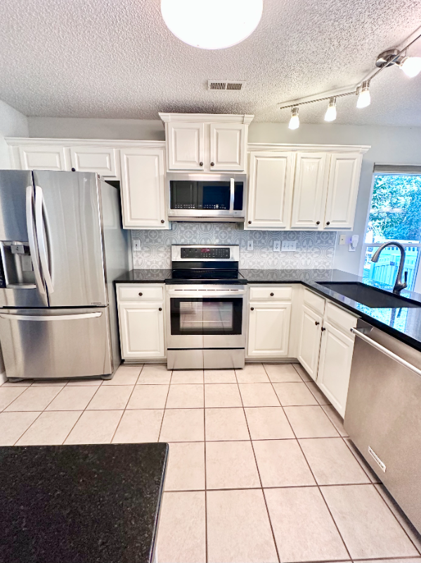 10223 Bon Meade Ln - Photo 3 of 17