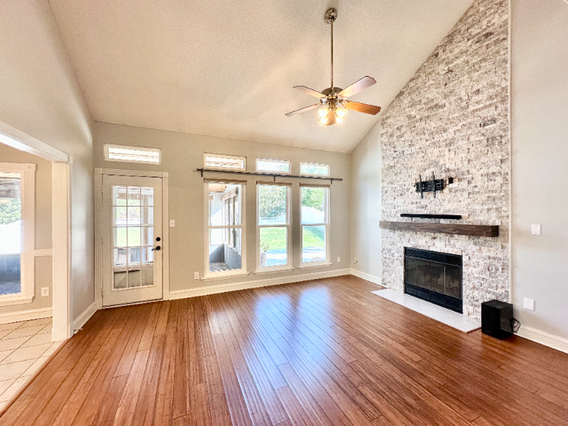10223 Bon Meade Ln - Photo 4 of 17