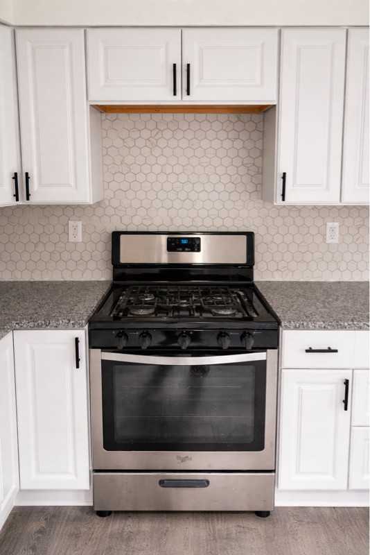 3876 W 17th St - Photo 4 of 26