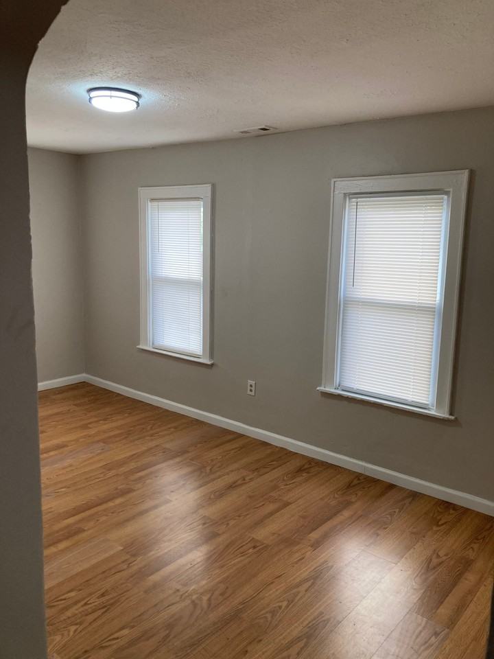 2736 4th Ave #4 - Photo 3 of 6