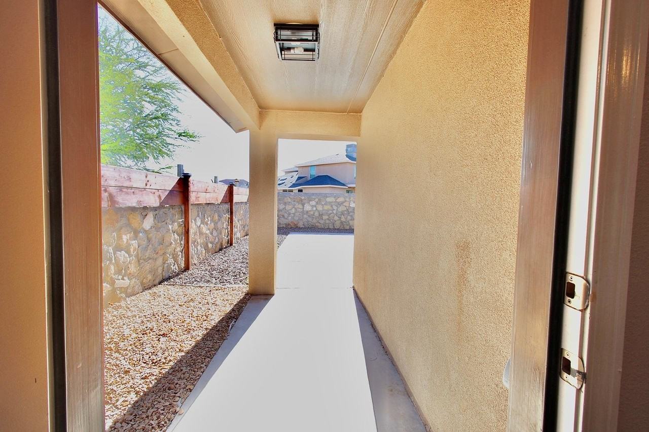 12037 Copper Mine Ln - Photo 6 of 38