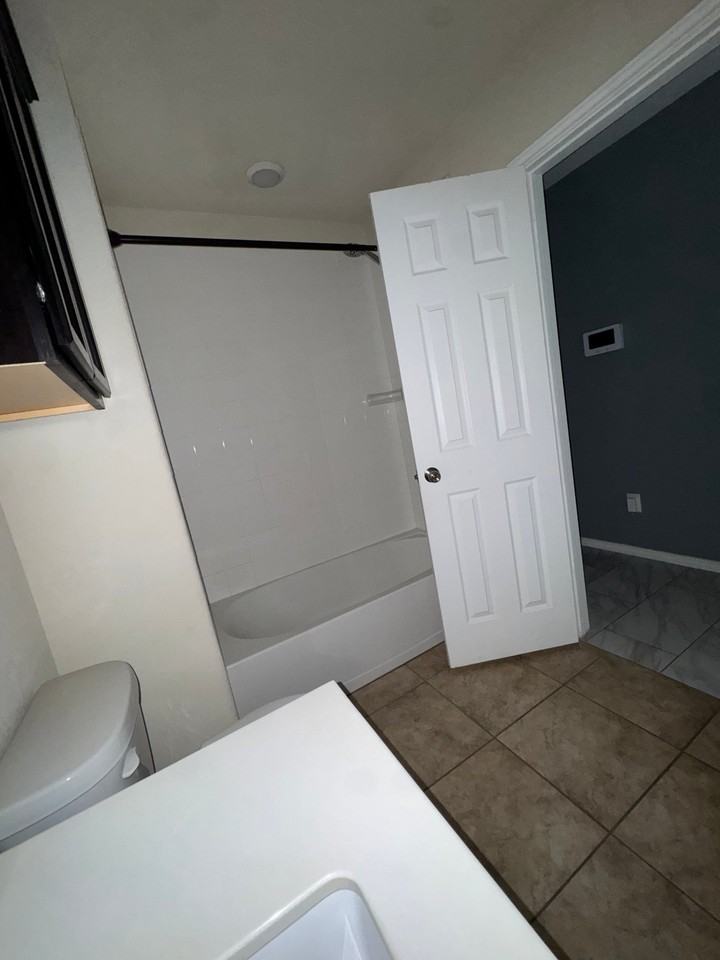 104 Christopher Dr - Photo 3 of 10