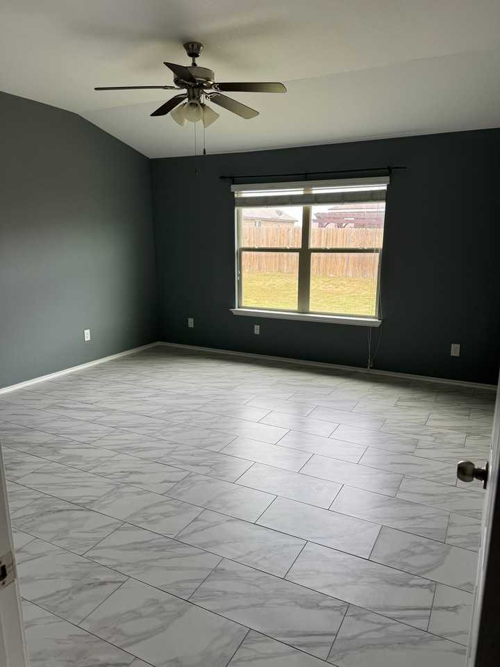 104 Christopher Dr - Photo 4 of 10