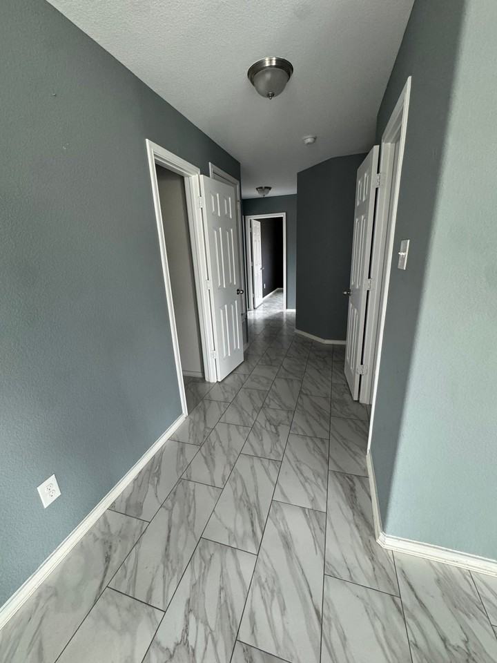 104 Christopher Dr - Photo 6 of 10
