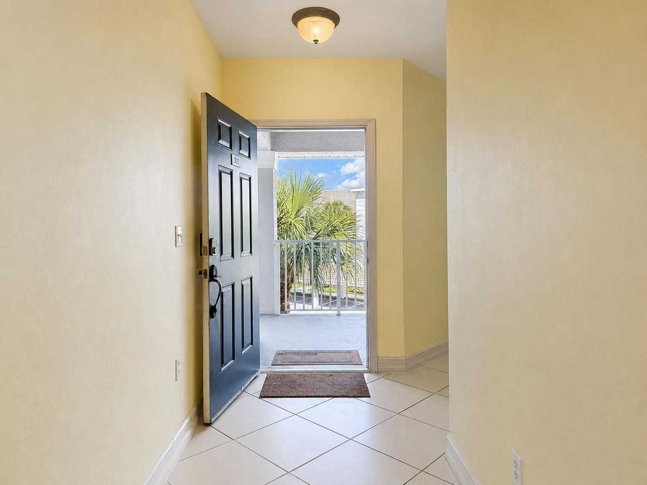 7811 Regal Heron Cir - Photo 4 of 28
