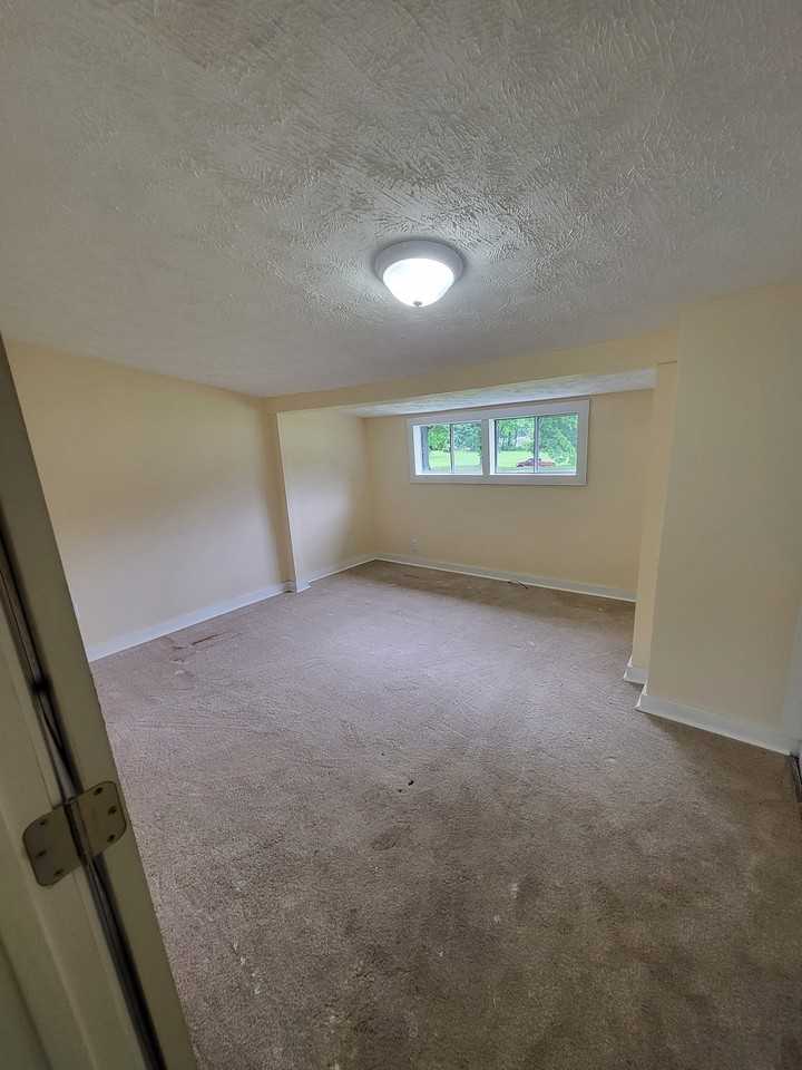 1410 N 12th Ave - Photo 2 of 8