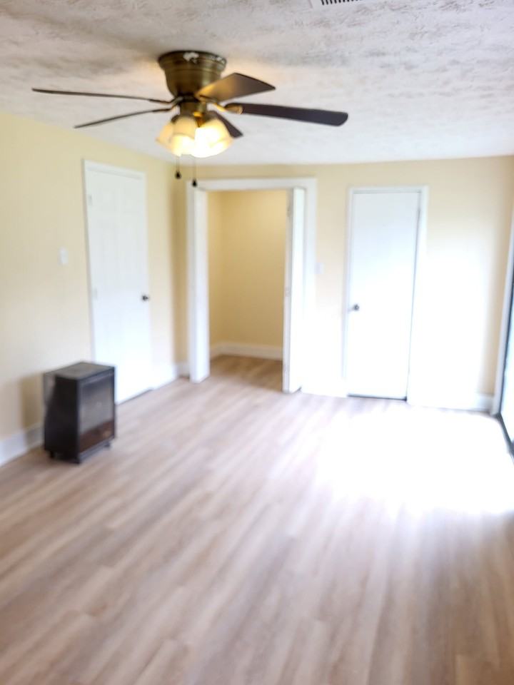 1410 N 12th Ave - Photo 4 of 8