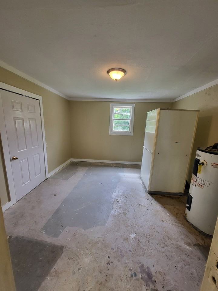 1410 N 12th Ave - Photo 7 of 8