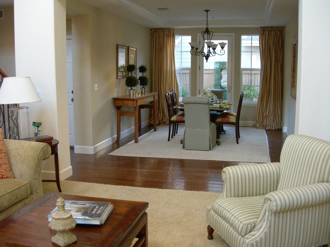 60 Laurelwood Dr - Photo 3 of 9