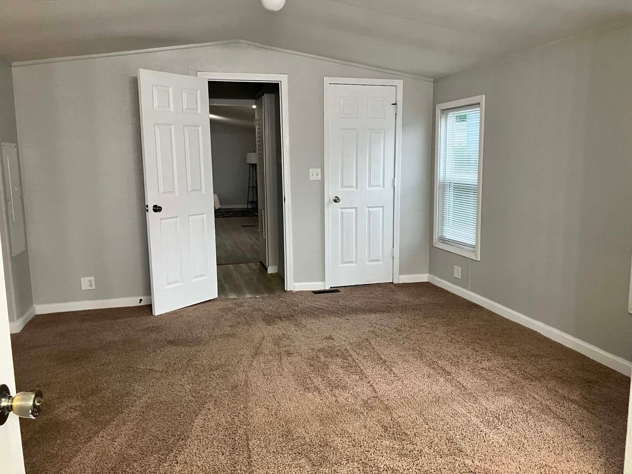 4 Deerwood Park - Photo 6 of 11