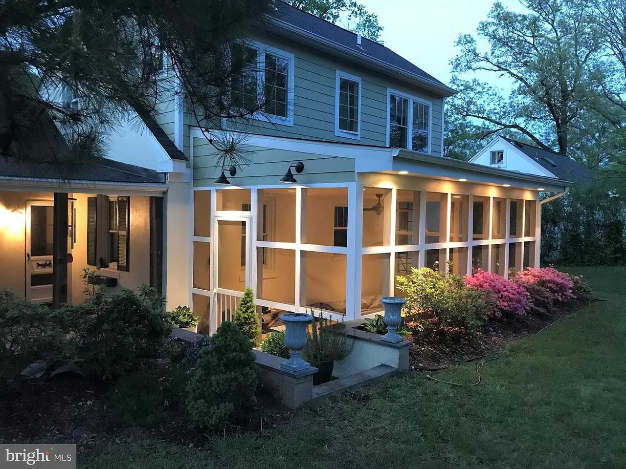 5011 Hollywood Rd - Photo 2 of 18