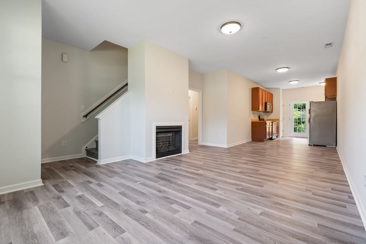 415 Aversboro Rd - Photo 4 of 24