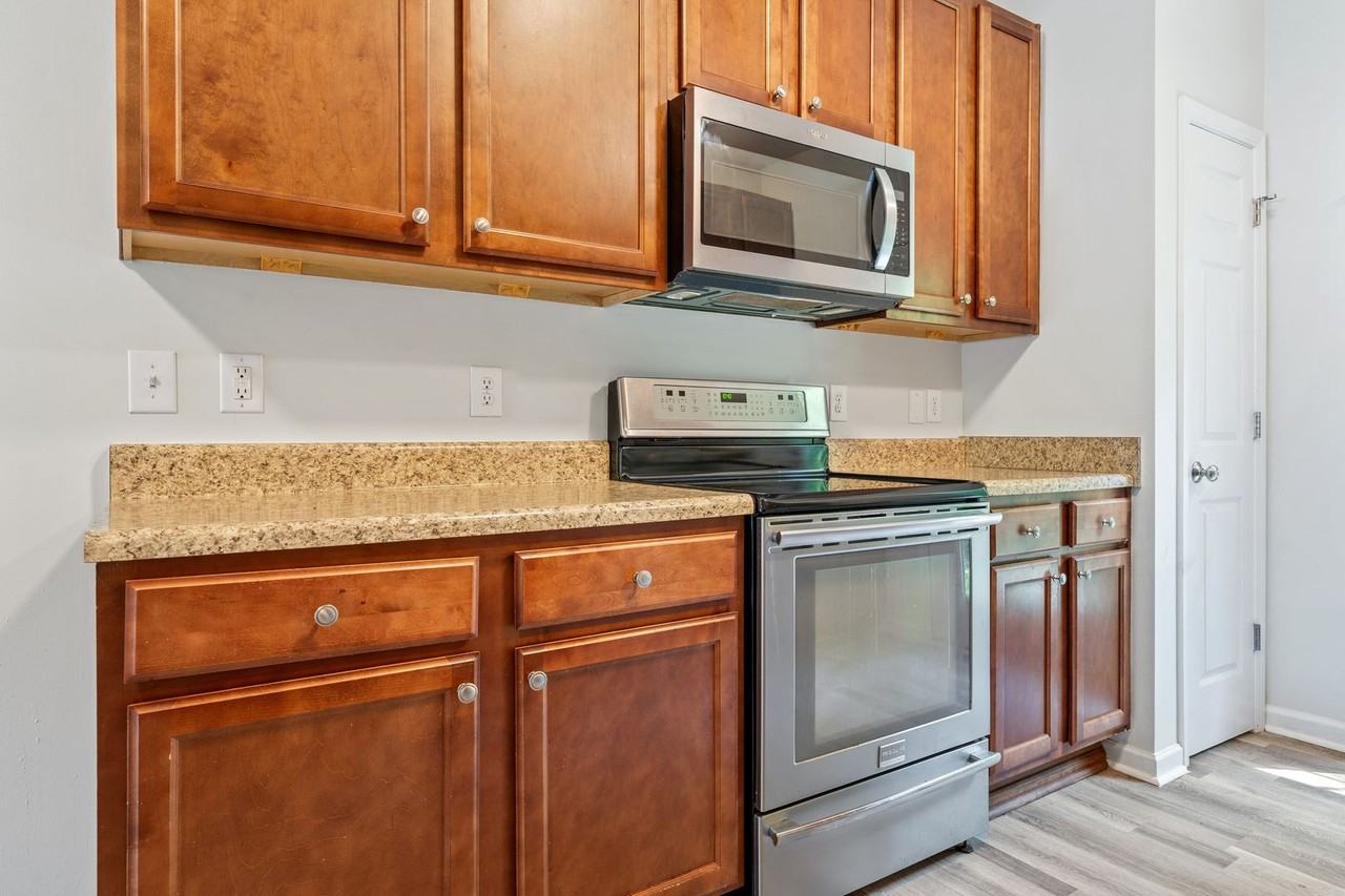 415 Aversboro Rd - Photo 6 of 24