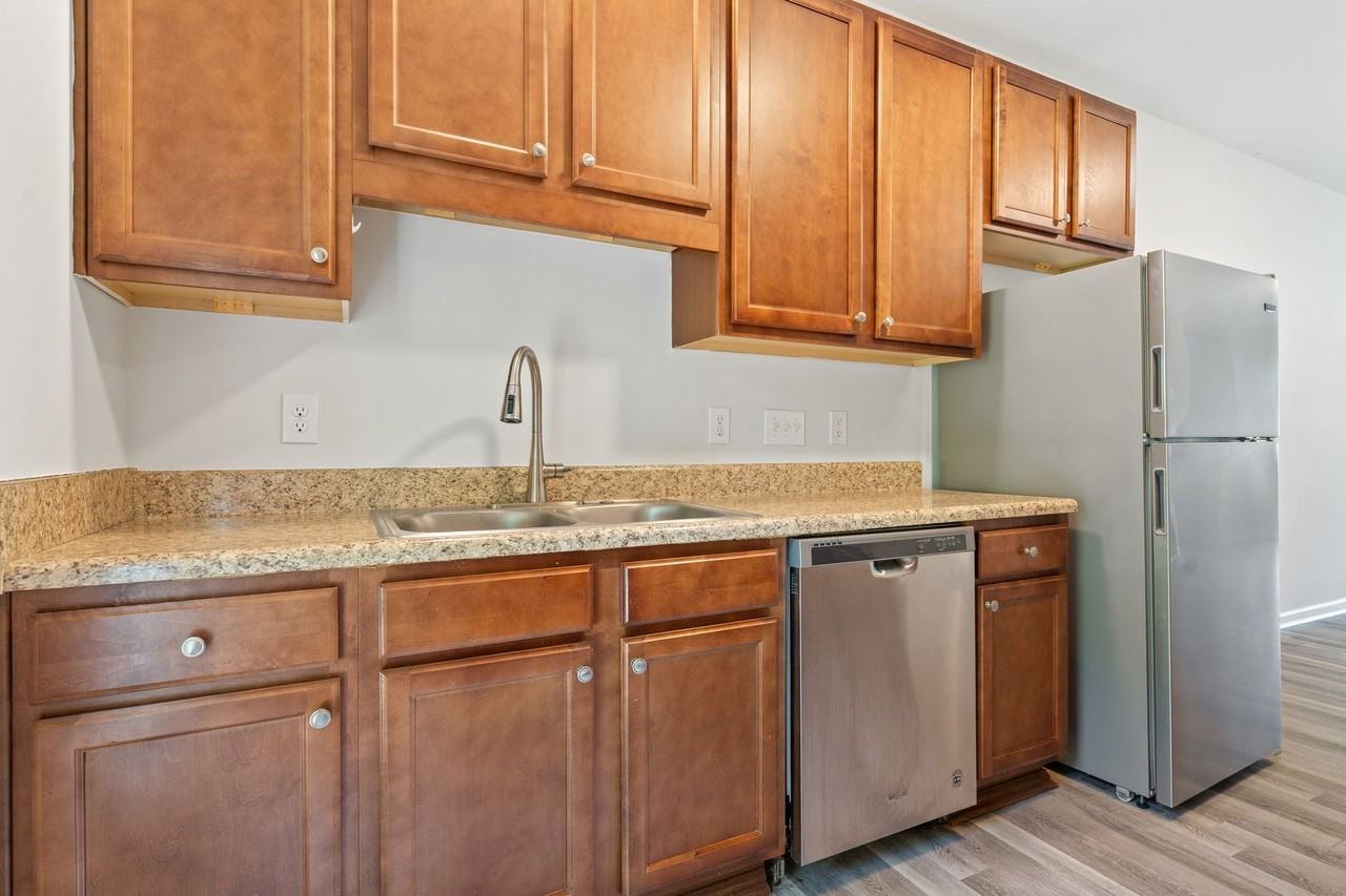 415 Aversboro Rd - Photo 7 of 24