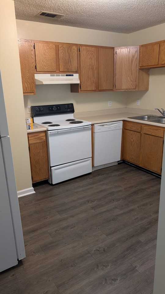 813 Ash Street Ext #B - Photo 4 of 10