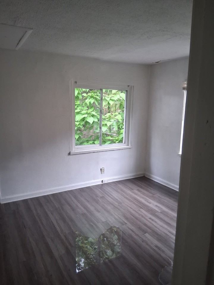 644 Redwood Ave - Photo 3 of 7