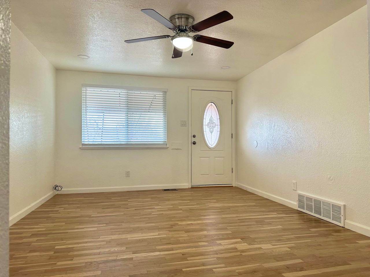 624 Winona Ct - Photo 2 of 12