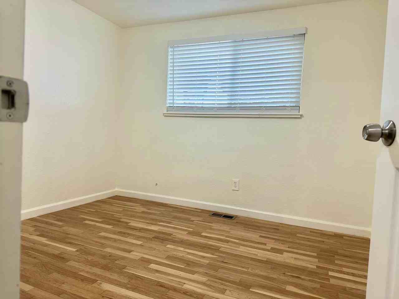 624 Winona Ct - Photo 4 of 12