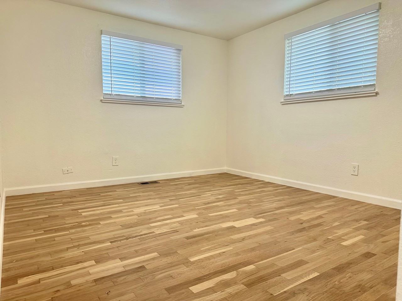 624 Winona Ct - Photo 5 of 12
