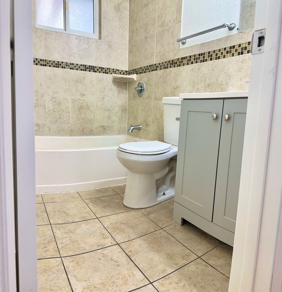 624 Winona Ct - Photo 7 of 12