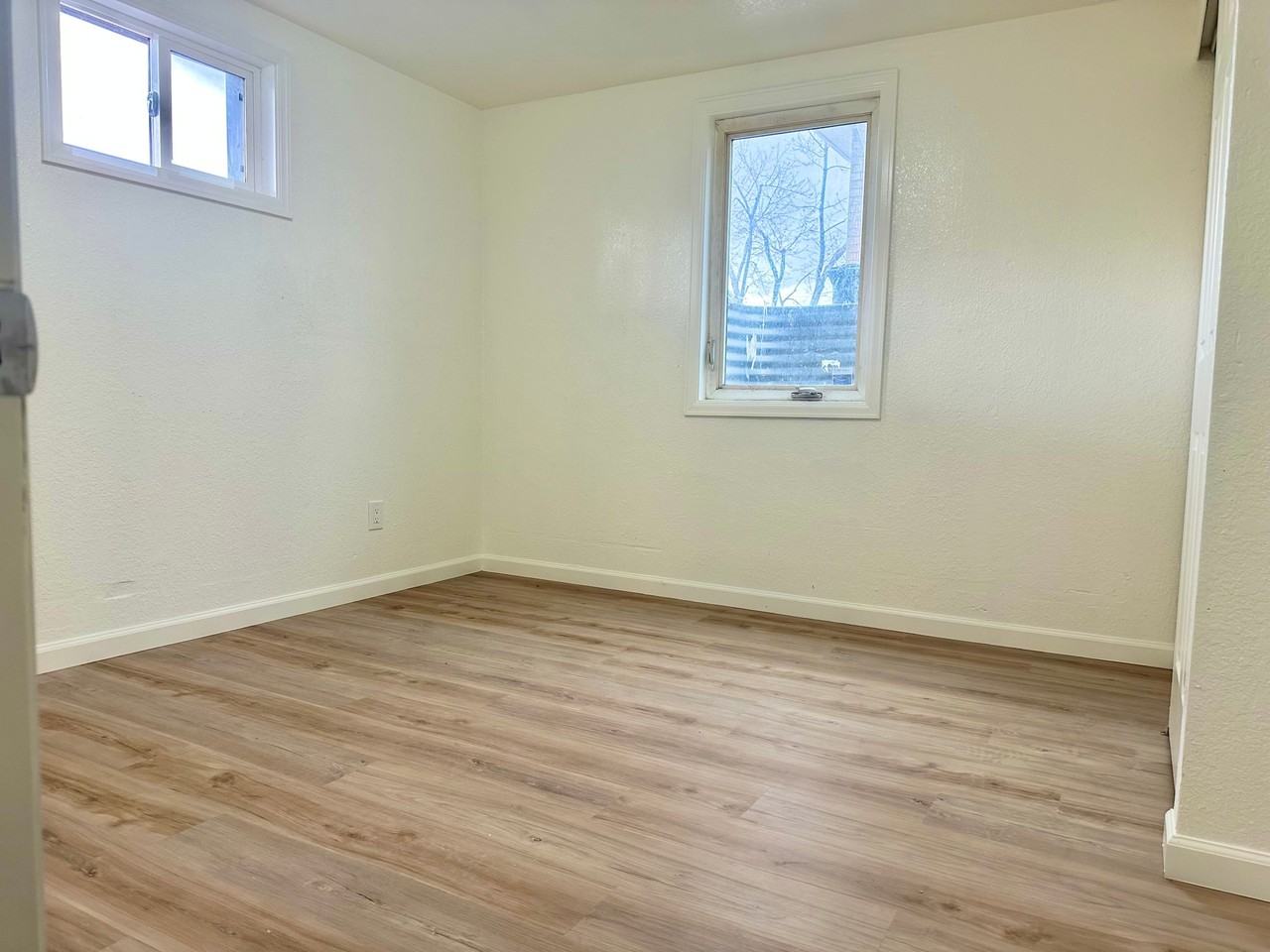 1446 S Vrain Way - Photo 5 of 12