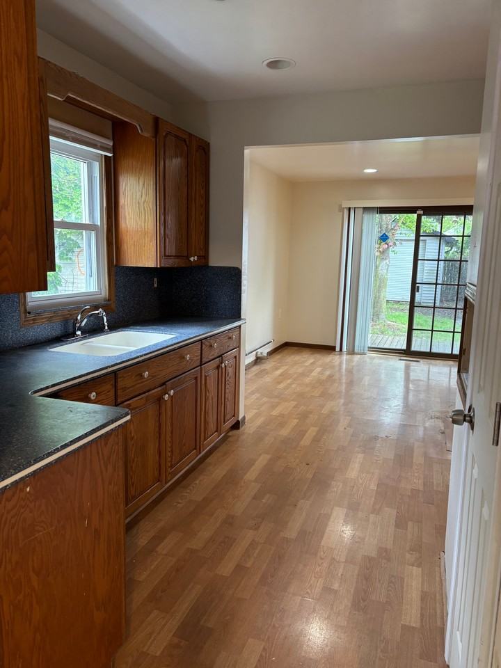 622 Mckeighan Ave - Photo 2 of 11