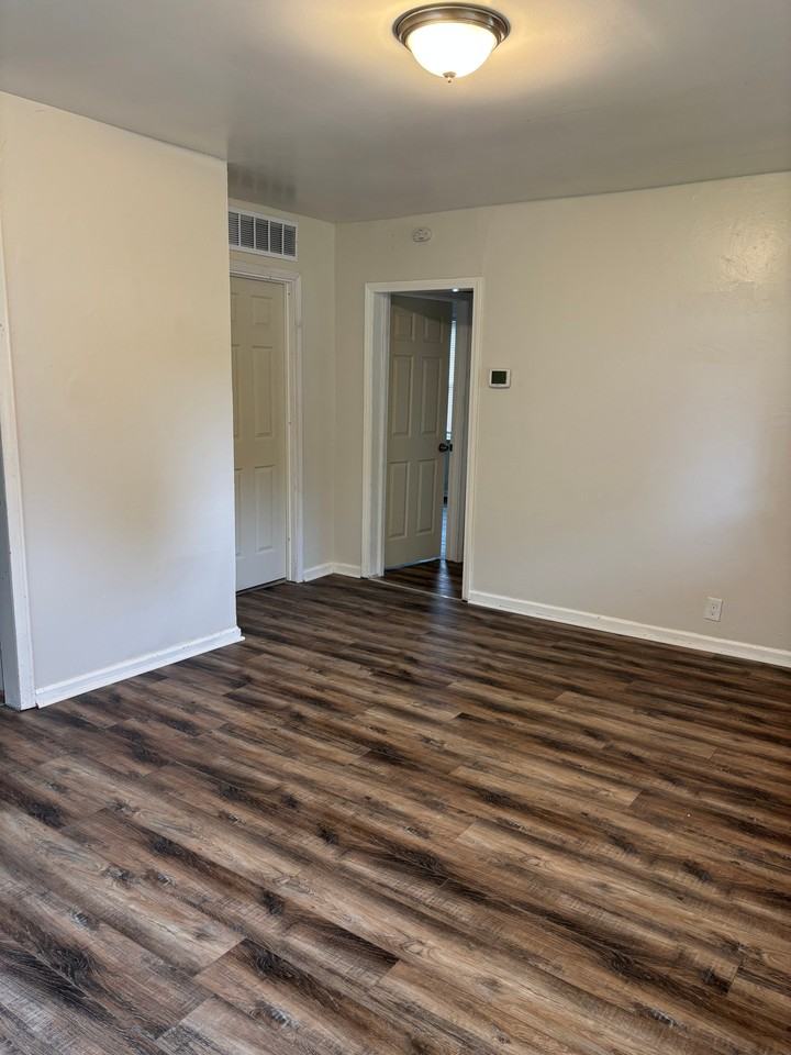 622 Mckeighan Ave - Photo 3 of 11