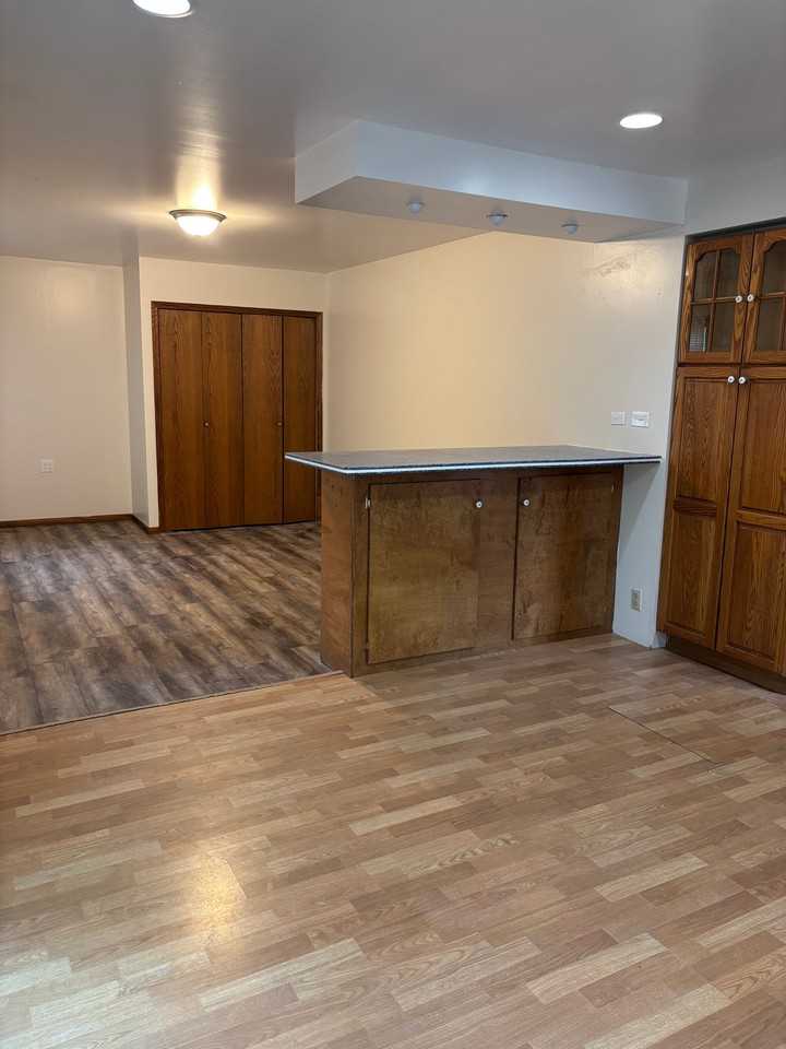 622 Mckeighan Ave - Photo 7 of 11