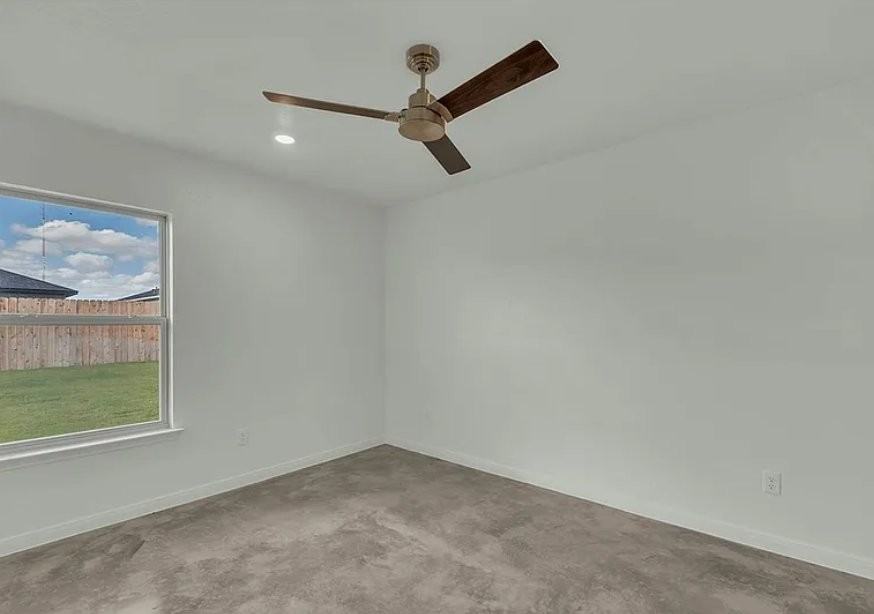 901 Cherry Laurel Ln #B - Photo 3 of 12