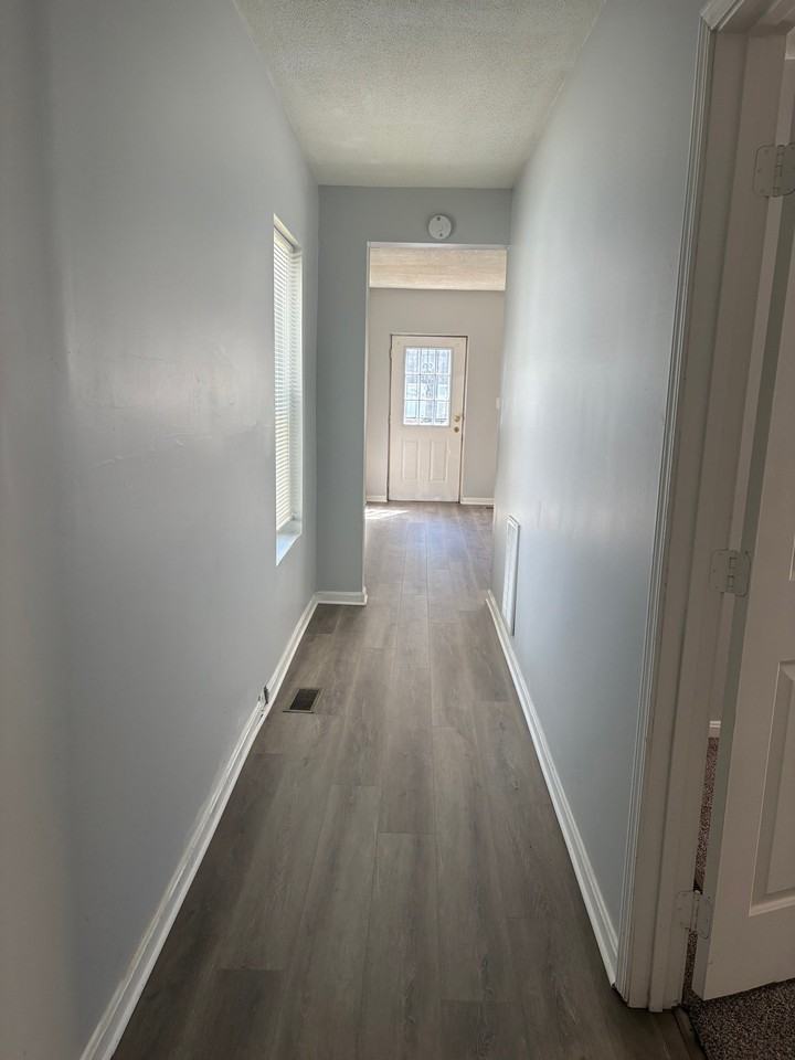 1919 Baird St - Photo 4 of 10
