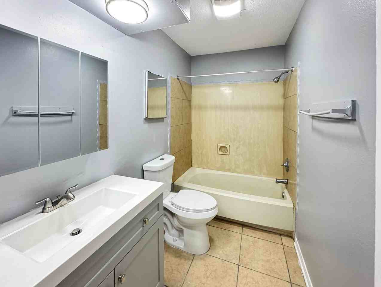 7851 Sail St - Photo 3 of 6