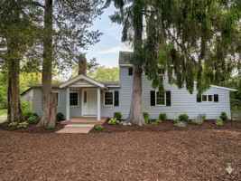 featured image of 381 Sumach St