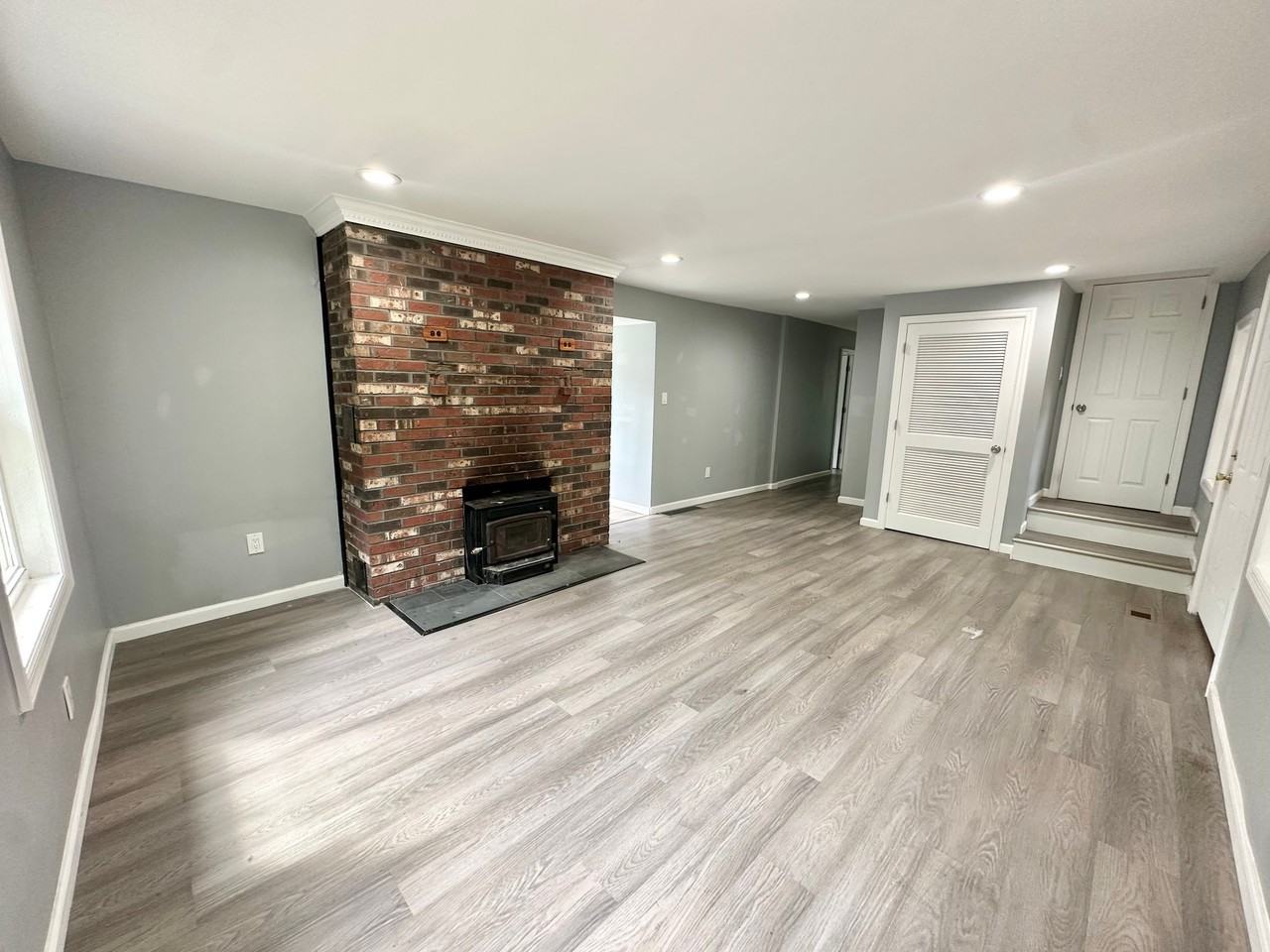 381 Sumach St - Photo 6 of 22
