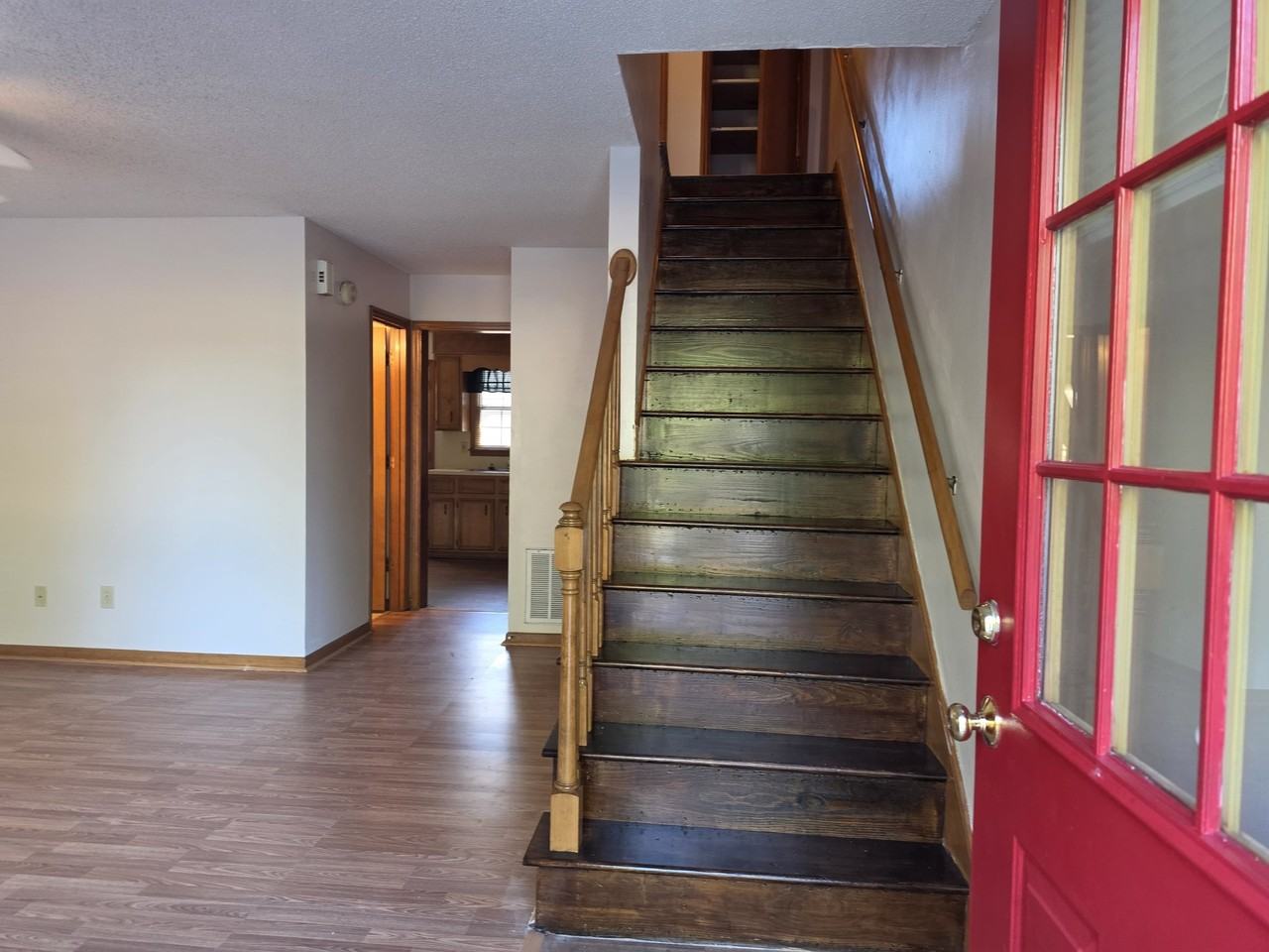 180 Glenwood Dr #1612 - Photo 3 of 18