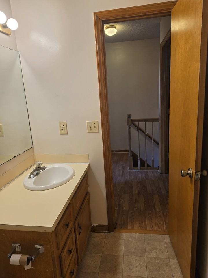 180 Glenwood Dr #1612 - Photo 6 of 18