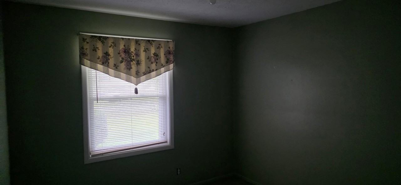 10052 Hazelton Rd - Photo 3 of 18