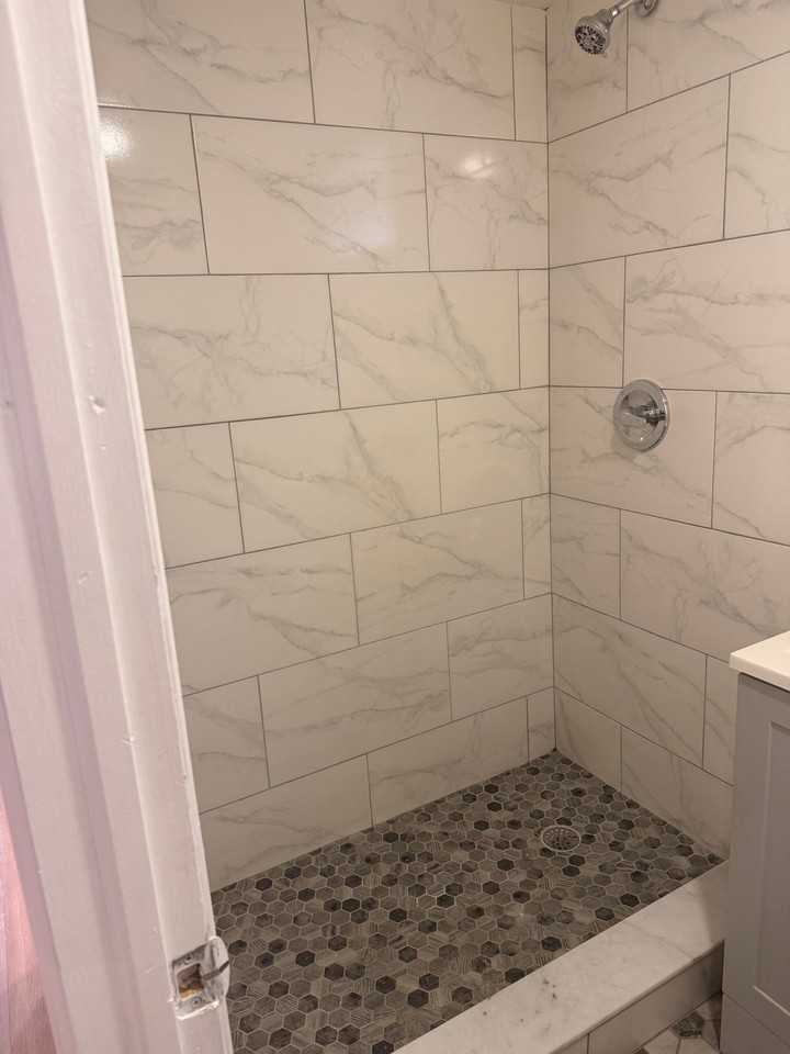 297 E 40th St - Photo 2 of 7