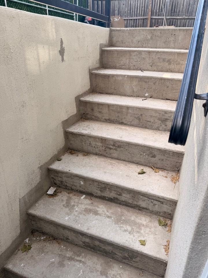 297 E 40th St - Photo 5 of 7